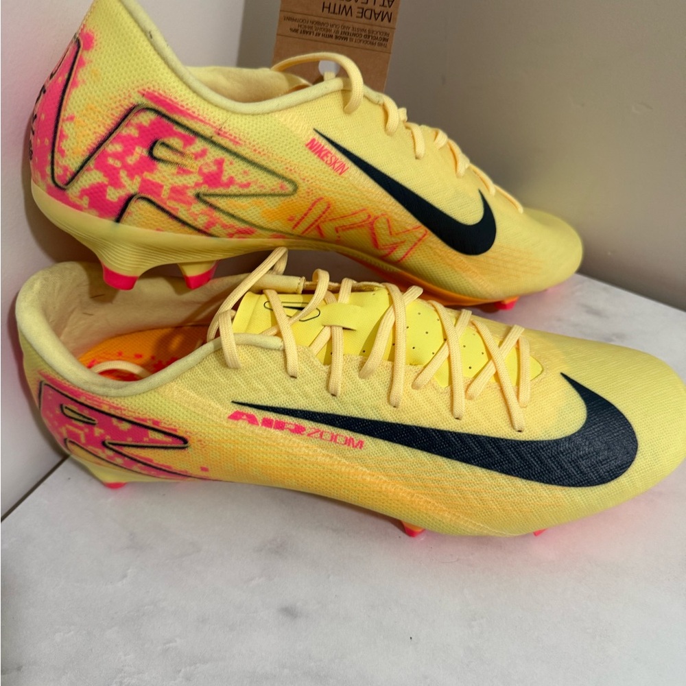 Nike Mercurial Vapor 16 Academy KM FG/MG Soccer Cleats